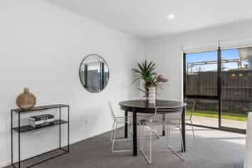 12 Rolling Stone Rise, Tikipunga