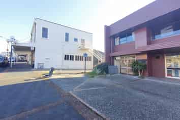 Re-vamped Birkenhead retail with parking