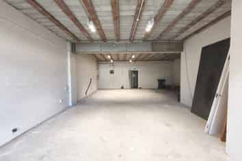 Re-vamped Birkenhead retail with parking