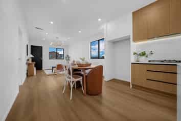 8 Gemstone Park Road, Rosehill