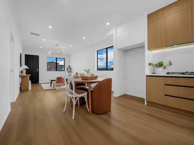 8 Gemstone Park Road, Rosehill