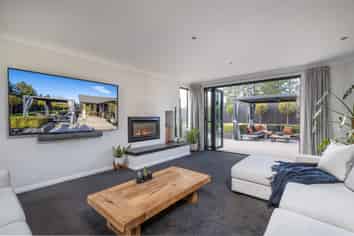 8 Spruce Close, Alexandra