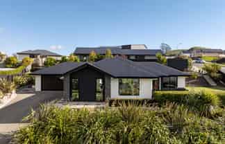 2 Woolshed Drive, Stoke