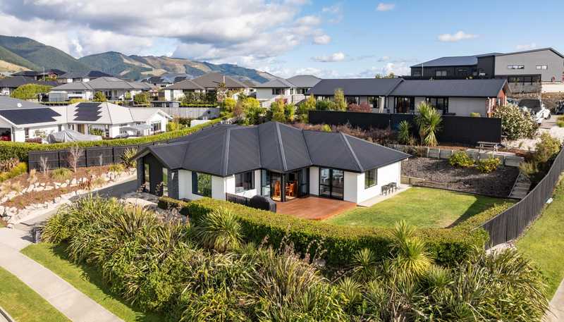 2 Woolshed Drive, Stoke