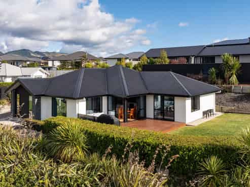 2 Woolshed Drive, Stoke