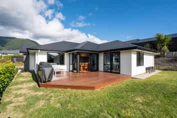 2 Woolshed Drive, Stoke