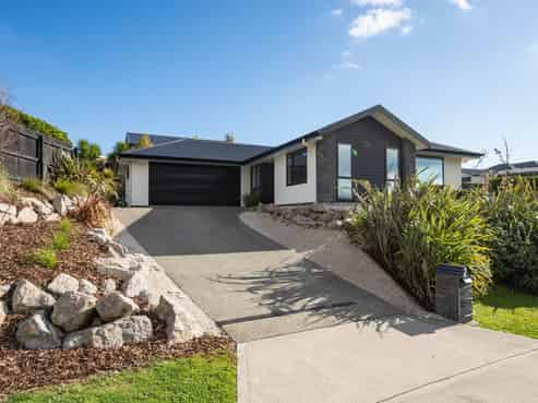 2 Woolshed Drive, Stoke