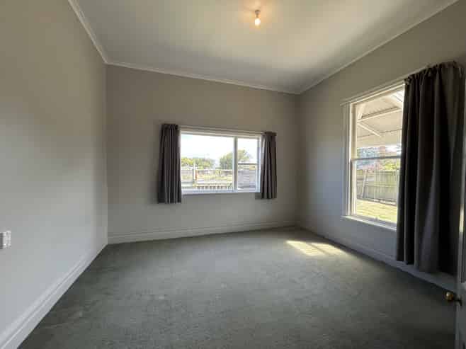 323 South Road, Hawera