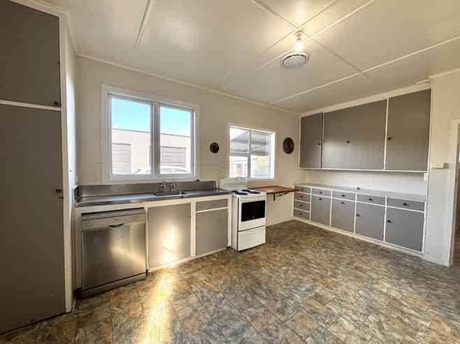 323 South Road, Hawera