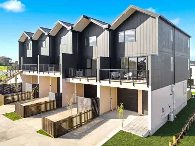215 & 217 Henwood Road, Westgate