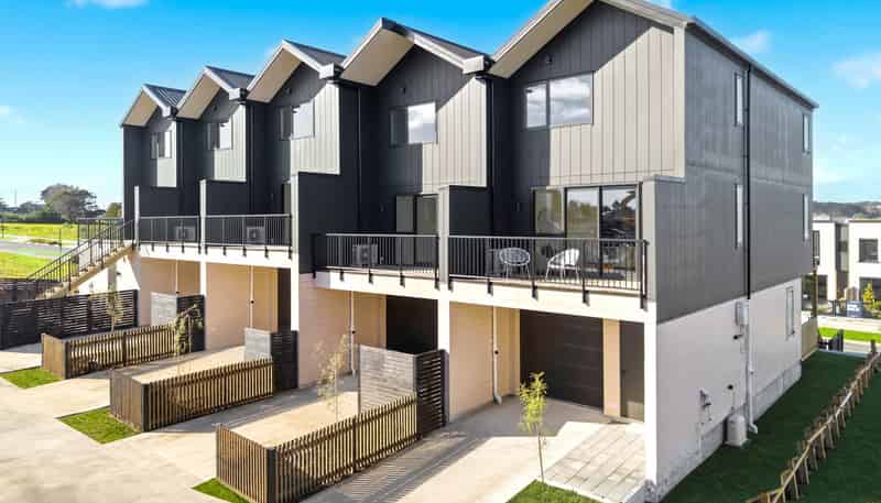 215 & 217 Henwood Road, Westgate