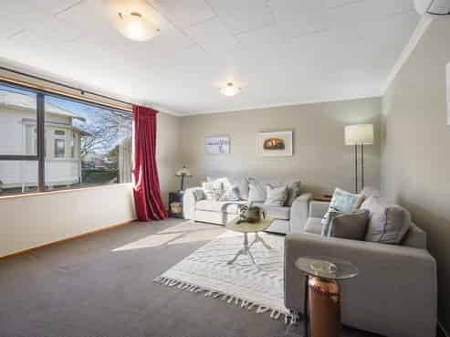 6 Grey Street, Feilding