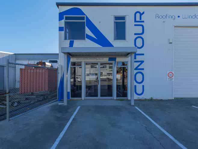 Big Entry. Big Warehouse. Prime Location