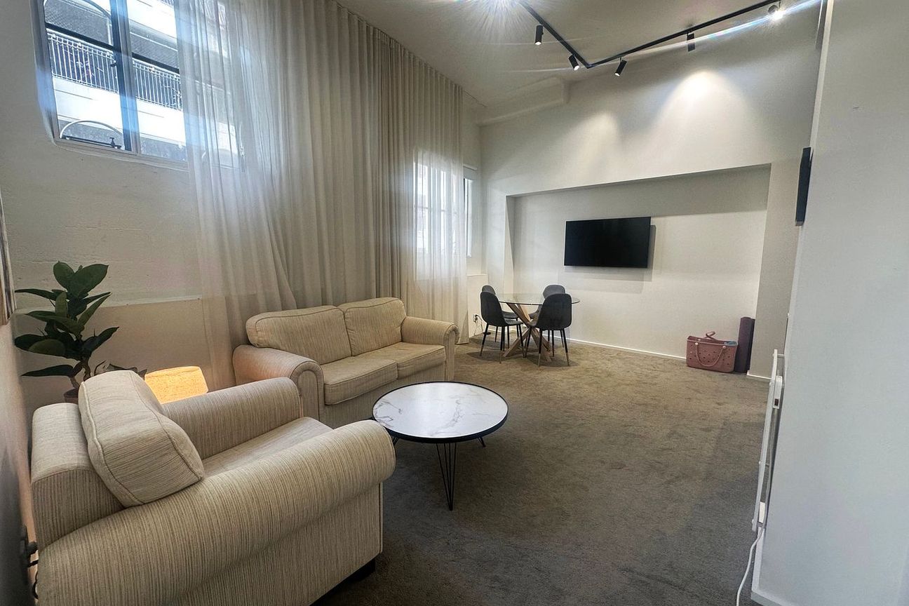 Ready to move in - fully furnished - central city - Aanzicht 3