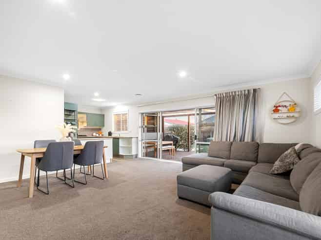 6 Kearneys Road, Linwood