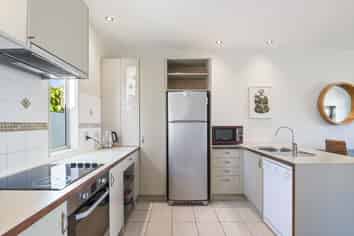 9/1420 Hamurana Road, Mourea