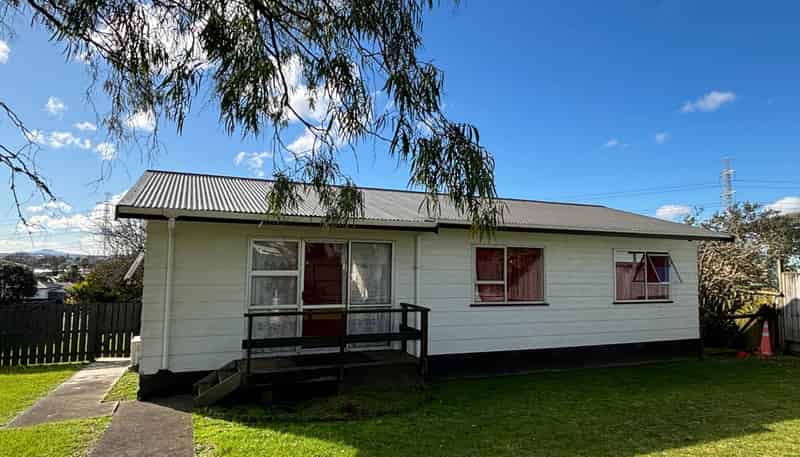 108 Boundary Road, Clover Park