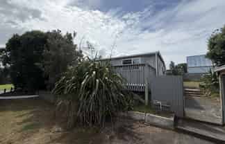 8 Beach Road, Patea