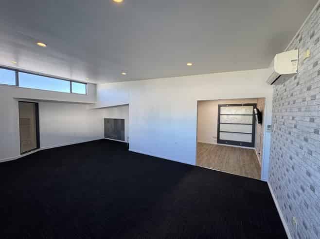 Boutique CBD fringe office suite
