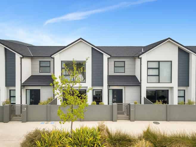 17 Karearea Avenue, Porirua