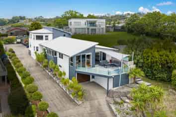 33 Totara Road, Stanmore Bay