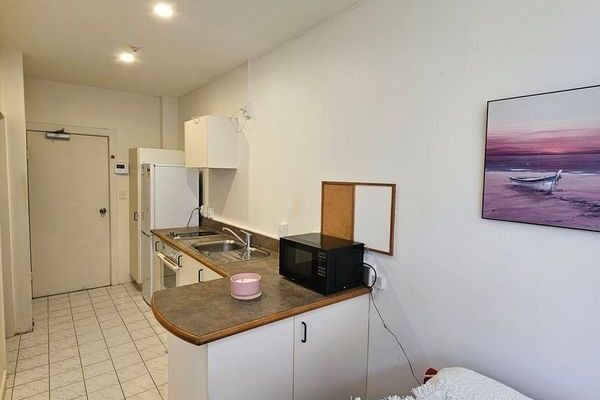 Tidy one bedroom in the heart of the city: – pohled 5
