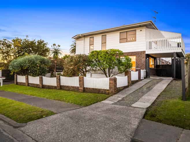 13A Bramley Drive, Farm Cove