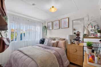 1, 2, 4/98 Tait Drive, Greenmeadows