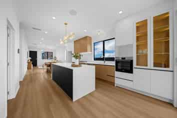 8 Gemstone Park Road, Rosehill