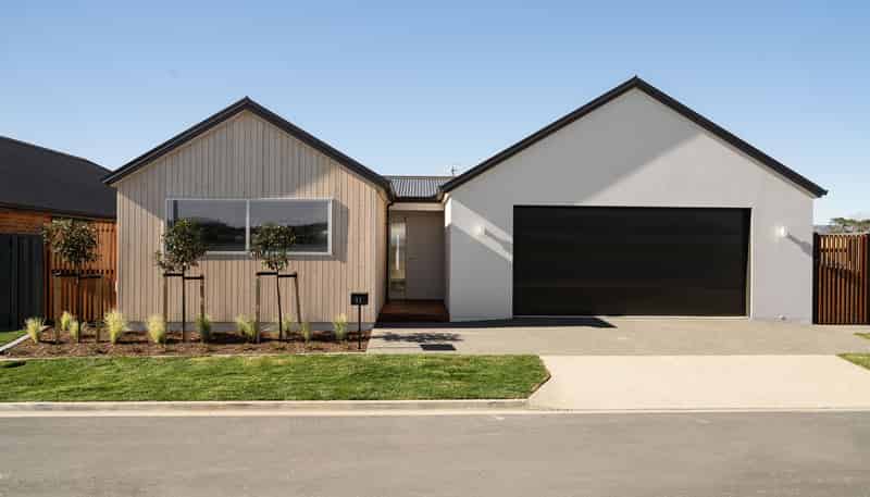 37 Tabraham Crescent, Pyes Pa