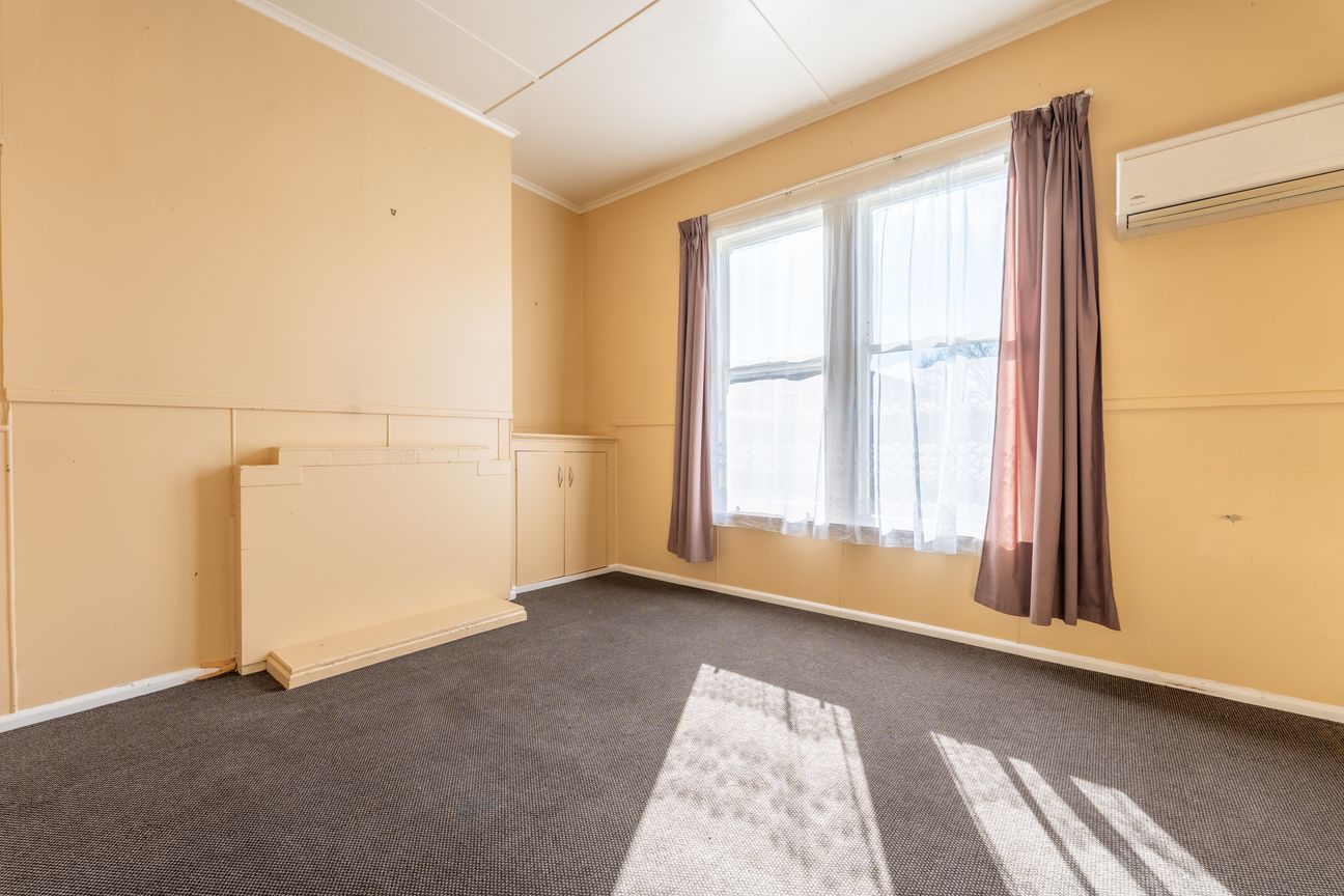 Sunny & Spacious Home in a Convenient Location – další