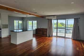 81 Hobsonville Road, Hobsonville