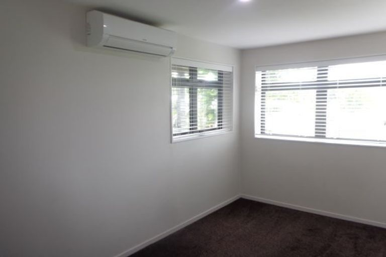Super sized family living! options galore - Fler