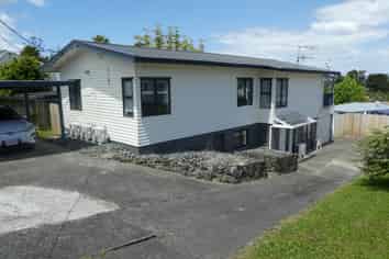 81 Hobsonville Road, Hobsonville