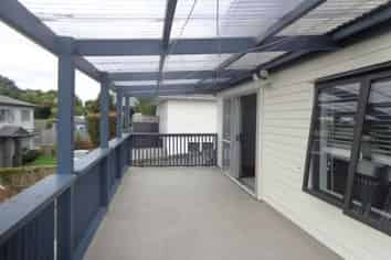 81 Hobsonville Road, Hobsonville