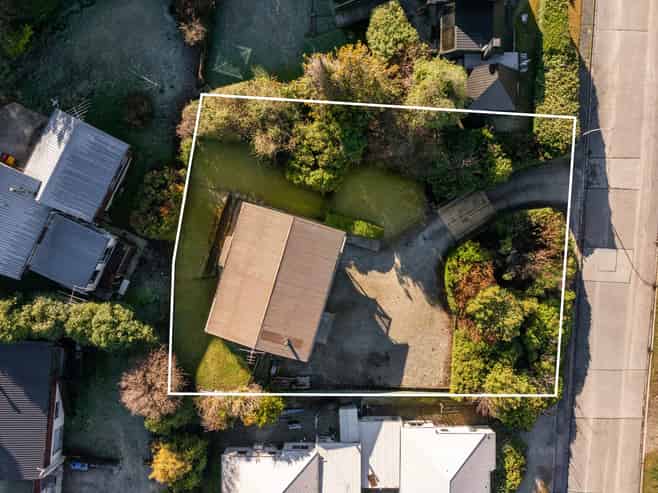 16 Williams Street, Sunshine Bay
