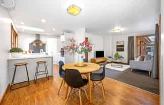 15 Rochford Place, Bryndwr
