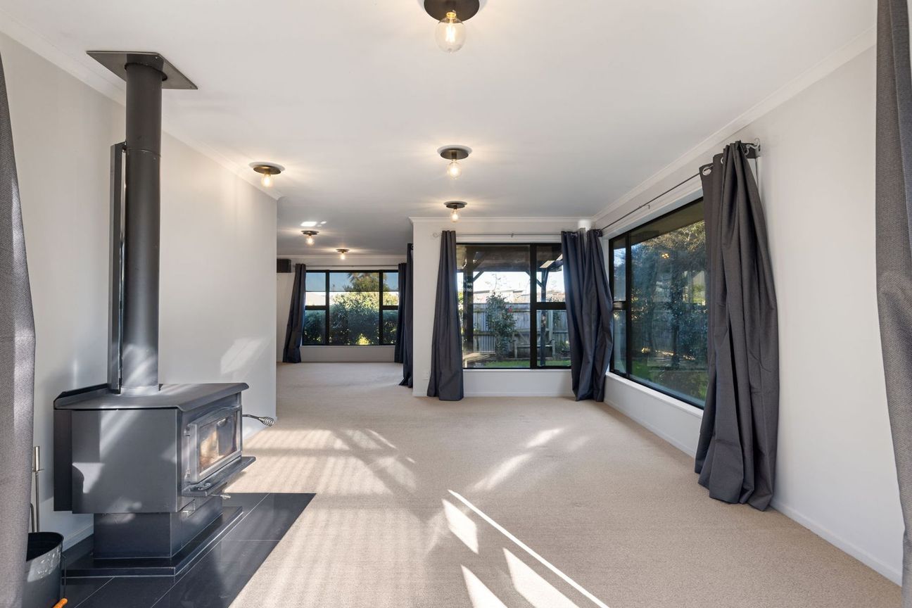 House in Palmerston North, Kelvin Grove - View 3