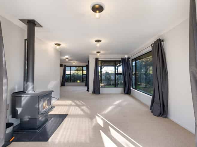 6 Galea Grove, KELVIN GROVE