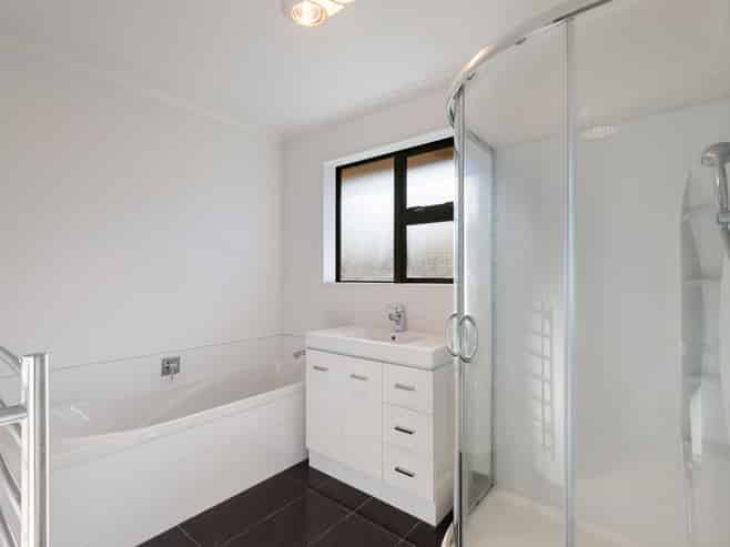 6 Galea Grove, KELVIN GROVE