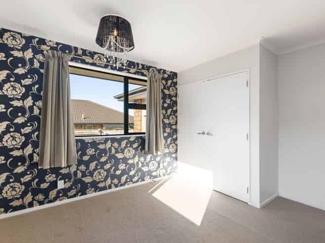 6 Galea Grove, KELVIN GROVE