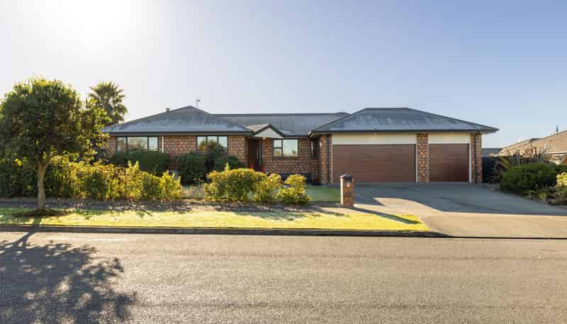 6 Galea Grove, KELVIN GROVE