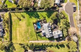 10 Chester Avenue, Greenhithe