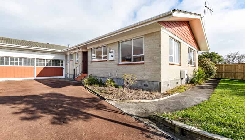 54 Wairau Road, Oakura