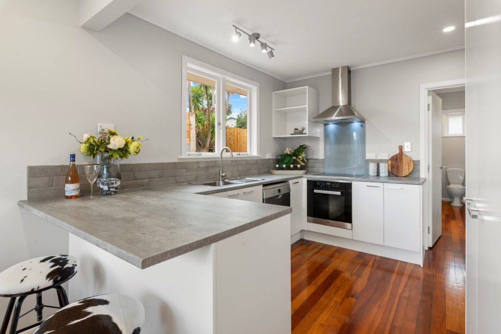 Fully renovated 3 double bedrooms bungalow - Fler
