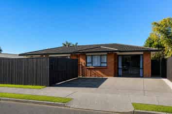 77 Avondale Road, Taradale