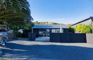 12 Moa Road, South Bay