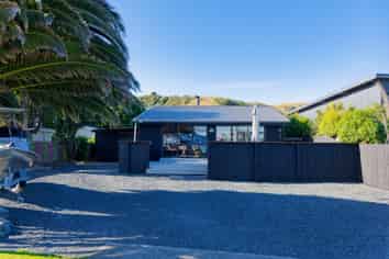 12 Moa Road, South Bay