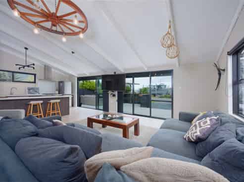 12 Moa Road, South Bay