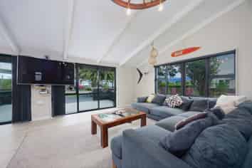 12 Moa Road, South Bay